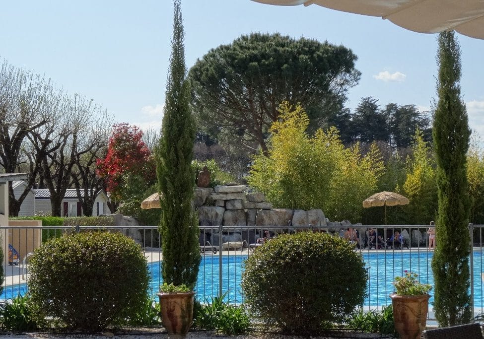 camping avec piscine chauffée à les vans en Ardèche