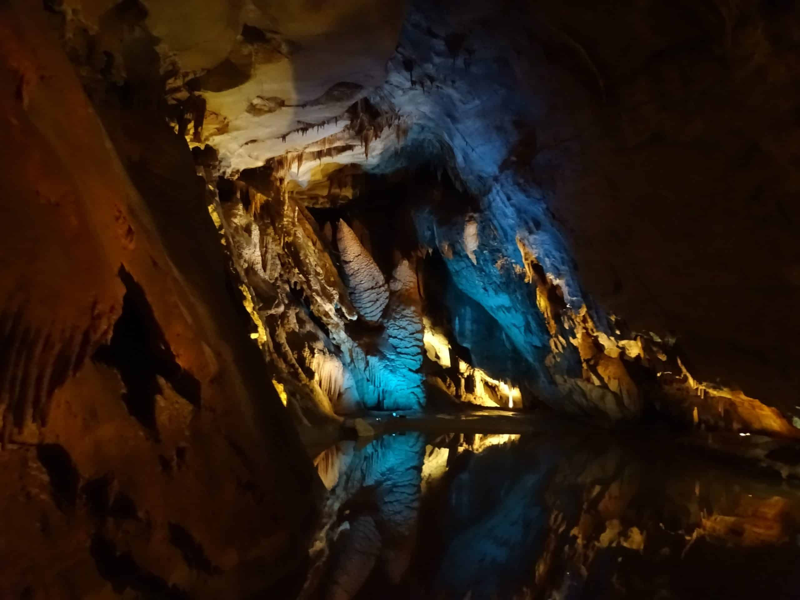 Grottes d'Ardèche près du camping en bord de rivière
