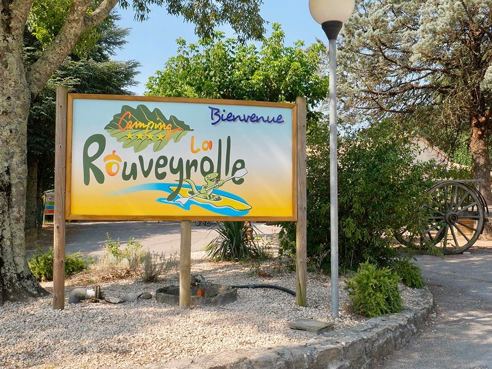 Entrée du camping 4 étoiles La Rouveyrolle en Ardèche