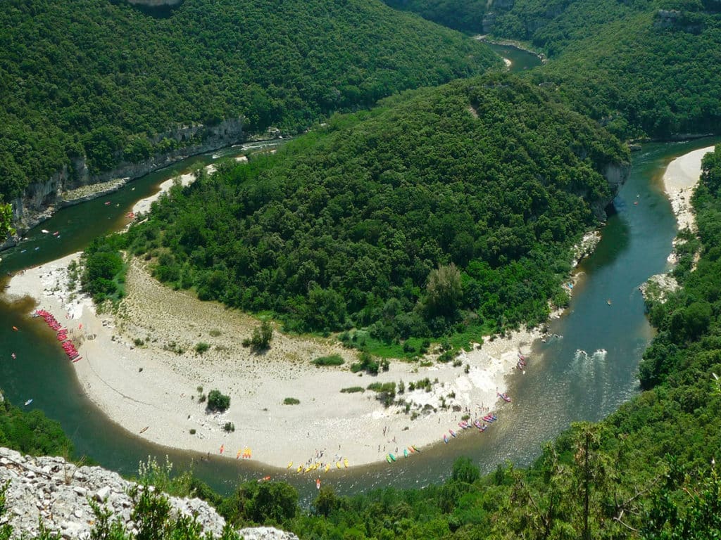rivière de Chassezac à proximité du camping