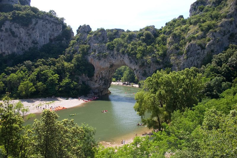 camping près de vallon pont d'arc en ardeche